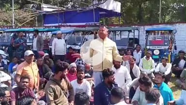 सिमडेगा: अल्बर्ट एक्का स्टेडियम में टोटो चालक संघ की बैठक, टोटो चालकों की समस्याओं पर हुई चर्चा