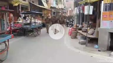 मिर्ज़ापुर: कछवा बाजार में पुलिस ने किया पैदल मार्च, दिल्ली में हुए बम ब्लास्ट के बाद जिला प्रशासन हाई अलर्ट मोड पर