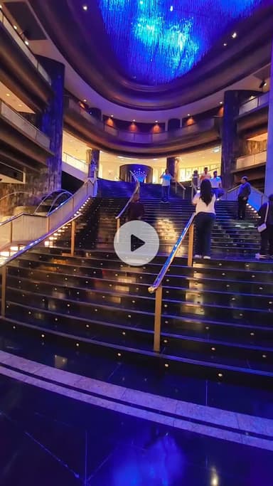 Get @reshare_app • @rakesh_gupta_ind महराजगंज से मेलबर्न तक का सफर — और अब 88वें माले से दिख रहा है पूरा MCG स्टेडियम और वो दिलकश शहर का नज़ारा 💫
ऊँचाई इतनी कि बादल भी करीब लग रहे हैं 💕

#SkydeckMoments #DreamView”