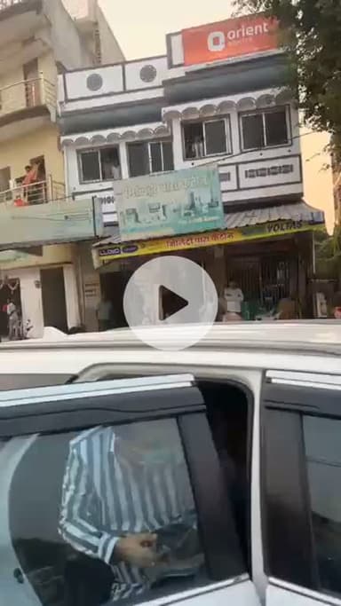 📍 रामगढ़ विधानसभा में
प्रयागराज की विधायक खुलेआम प्रचार कर रही हैं,
जबकि आचार संहिता लागू है ❗

ये लोकतंत्र का मज़ाक नहीं तो और क्या है?
चुनाव आयोग चुप है, प्रशासन मौन है —