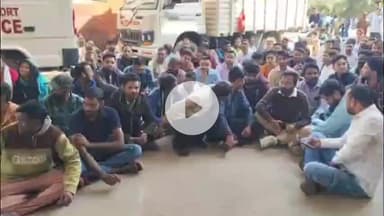 लाडपुरा: मेडिकल कॉलेज अस्पताल में विभिन्न मांगों को लेकर ठेका कर्मचारियों का दूसरे दिन भी कार्य बहिष्कार जारी, नारेबाजी