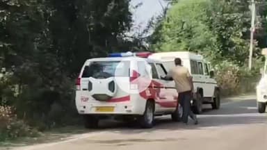 जतारा: बम्होरी खास: खेत में मिली अज्ञात लाश, पास में नींबू, माचिस, रबर, जांच में जुटी पुलिस