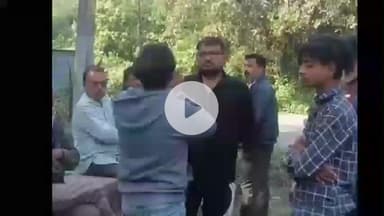 झांसी: चंद्रशेखर आजाद मोहल्ले के व्यक्ति की ऑफिस जाते समय हुआ अचेत, मेडिकल कॉलेज में इलाज के दौरान हुई मौत