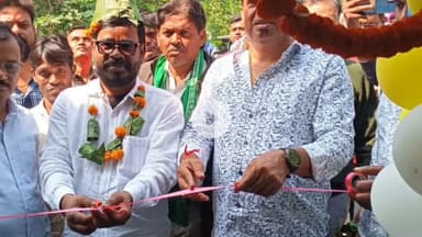 बलियापुर: विधायक चंद्रदेव महतो ने अबुआ आवास का उद्घाटन कर ग्रामीणों को कराया गृह प्रवेश