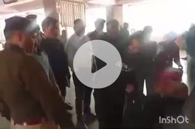 हरिद्वार: दिल्ली में हुए बम विस्फोट के बाद हरिद्वार रेलवे स्टेशन की सुरक्षा कड़ी, बम डिस्पोजल स्क्वाड ने यात्रियों की की चेकिंग