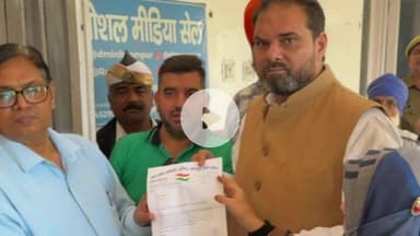 रामपुर: पान दरीबा से जामा मस्जिद तक सड़क निर्माण की मांग को लेकर जनसेवा समिति ने कलेक्ट्रेट में ज्ञापन सौंपा