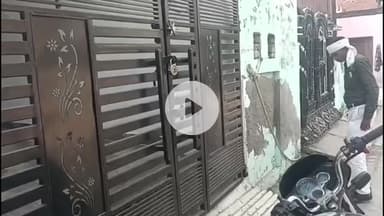 प्रतापगढ़: आजाद नगर में स्मार्ट मीटर लगाने पहुंची बिजली विभाग की टीम को देख लोग हुए फरार, घरों में जड़े ताले