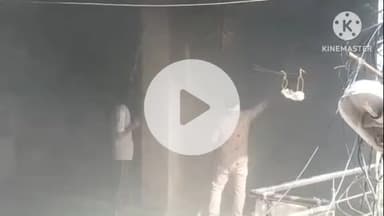 खुरई: नगर पालिका के सामने चंद्रशेखर मार्केट में आग, दुकानदारों के कचरे से भड़की, दमकल ने बुझाई