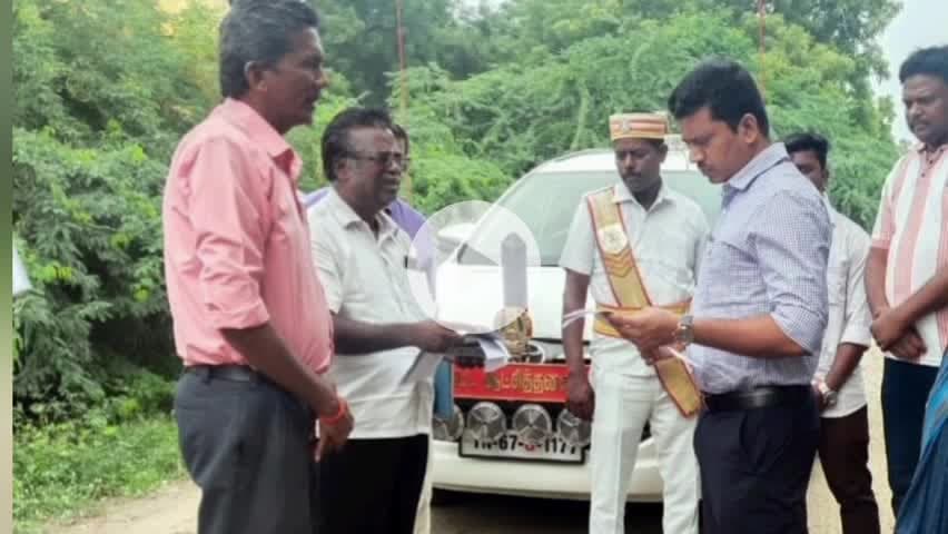 வெம்பக்கோட்டை: கீழகோதைநாச்சியாபுரம் தாயில்பட்டி பேர்நாயக்கன்பட்டி போன்ற பகுதிகளில் நடைபெற்று வரும் வளர்ச்சி திட்ட பணிகளை மாவட்ட ஆட்சியர் நேரில் ஆய்வு