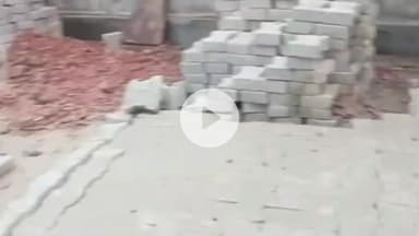 मथुरा: घटिया निर्माण सामग्री पर भड़के कॉलोनी वासी वार्ड नंबर 54 में ठेकेदार की मनमानी पर जताया विरोध #Jansamasya