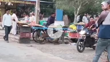 बीना: बीना थाने के सामने से पुलिस ने हटाया अतिक्रमण, नगर पालिका अधिकारी की मोहलत के बाद फिर सजी दुकानें