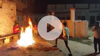 सिराथू: बढ़ती हुई ठंड को देखते हुए सिराथू क्षेत्र में जलते हुए अलाव दिखने लगे