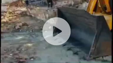 खड्डा: नेबुआ नौरंगिया ब्लॉक में बिना अनुमति बीडीओ आवास का ध्वस्तीकरण मामला गर्माया, शासन ने मांगी रिपोर्ट, जांच टीम गठित