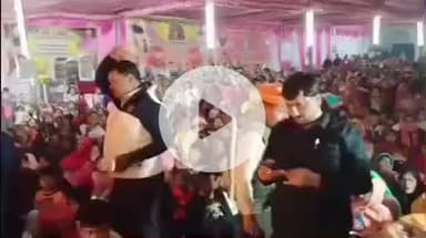 पट्टी: पट्टी नगर की रामलीला के मंच पर धनुष टूटा, यशवंत और शीतल विवाह बंधन में बंध गए