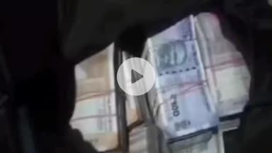 कांके: रातू रोड स्थित मॉल ऑफ रांची के पास पुलिस ने कार से ₹15 लाख बरामद किए, जांच जारी