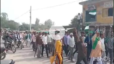 हरदोई: खाद की कालाबाजारी रोकने की मांग को लेकर भारतीय किसान यूनियन ने किया प्रदर्शन, टड़ियावां ब्लॉक पर सौंपा ज्ञापन