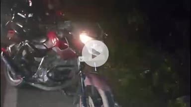 झांसी: राजगढ़ के गोय माता मंदिर के पास बाइक सवार युवक गाय से टकराकर गंभीर घायल हुआ