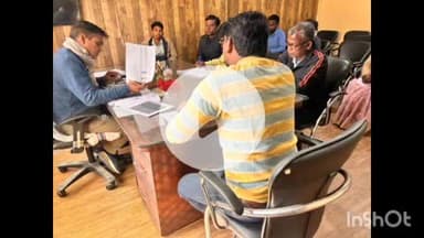 सिसई: प्रखंड विकास पदाधिकारी कार्यालय में निर्वाचन संबंधित एसआईआर के लिए बीएलओ पर्यवेक्षक के साथ बैठक आयोजित