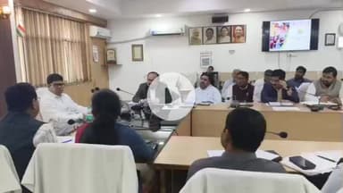 हमीरपुर: हमीरपुर में कर करेत्तर एवं राजस्व कार्यों की मासिक समीक्षा बैठक में मण्डी सचिवों का वेतन रोका गया