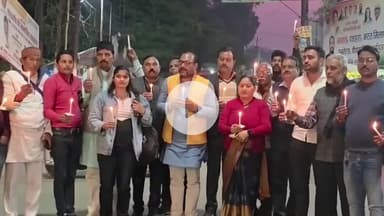 प्रतापगढ़: दिल्ली कार ब्लास्ट पीड़ितों को अंबेडकर चौराहे पर श्रद्धांजलि, कांग्रेस ने गृहमंत्री अमित शाह से इस्तीफे की मांग की