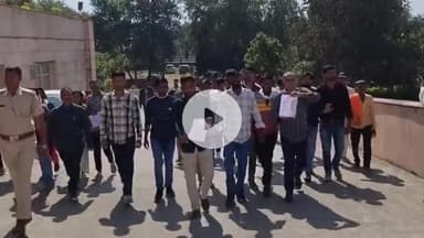 झालरापाटन: दिव्यांग बालको की शिक्षा के लिए शिक्षक भर्ती की मांग को लेकर विशेष शिक्षा अभ्यर्थियो ने मिनी सचिवालय मे किया  प्रदर्शन