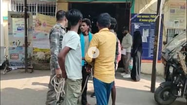 गिरिडीह: गांडेय थाना क्षेत्र में फुटबॉल मैदान पर छापेमारी, पुलिस ने 5 साइबर अपराधियों को जेल भेजा