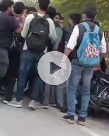 कानपुर: एचबीटीयू में बीटेक के छात्रों और MBA के छात्रों के बीच भिड़ंत, 15 मिनट तक बीच रोड पर चला हंगामा