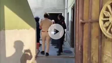 चूरू: रामसरा रोड़ पर एक मकान पर पुलिस की दबिश, सदर पुलिस ने तीन महिलाओं को हिरासत में लिया