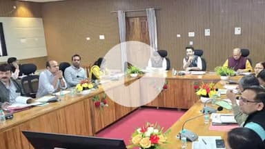 झांसी: मुख्यमंत्री आवास योजना में लक्ष्य के सापेक्ष कार्य न करने पर बीड़ीयो मऊरानीपुर, बबीना एवं बड़ागांव को शो-कॉज नोटिस