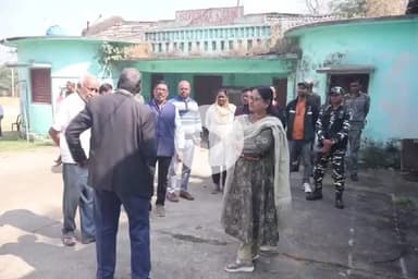 सिमडेगा: झारखंड स्थापना दिवस से पहले उपायुक्त ने सिमडेगा क्लब और पुराने अनुमंडल कार्यालय का निरीक्षण किया