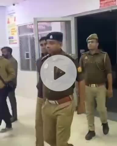 कानपुर: चकेरी में इंस्टाग्राम रील्स को लेकर फायरिंग और बमबाजी, दो गुटों में जमकर हुई मारपीट, एक युवक के पैर में लगी गोली