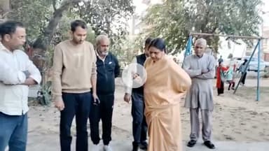 जगाधरी: यमुनानगर सेक्टर-18 में मेयर सुमन बहमनी का औचक निरीक्षण, खामियां मिलने पर सुपरवाइजर को फटकार लगाई