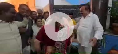 कानपुर: बिहार विधानसभा चुनाव 2025 में भाजपा गठबंधन की ऐतिहासिक जीत के बाद महापौर प्रमिला पांडे ने जमकर बजाए ढोल