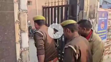 गाज़ीपुर: रामपुर मांझा थाने की पुलिस ने जुआ खेलते दो अभियुक्तों को चौबीस लाख पच्चीस हजार रुपए के साथ गिरफ्तार किया