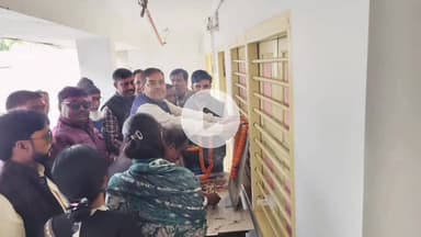 लोहरदगा: कांग्रेस कार्यालय में नेहरू जी की जयंती पर श्रद्धांजलि सभा, योगदान और विचारों पर हुई चर्चा