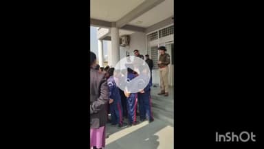 पीथमपुर: पीथमपुर में बाल दिवस पर बच्चों ने समझी पुलिस की कार्यप्रणाली, कहा- मन का डर हुआ दूर
