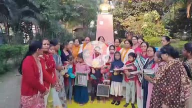 खंडवा नगर: बाल दिवस के अवसर पर बड़ा बम महिला मंडल द्वारा किया गया आयोजन