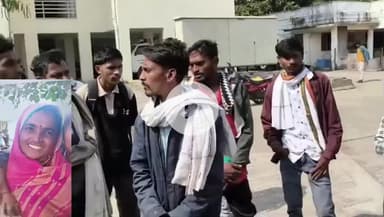 खंडवा नगर: खंडवा में लकड़ी उठाते समय महिला को सांप ने काटा, इलाज के दौरान हुई मौत