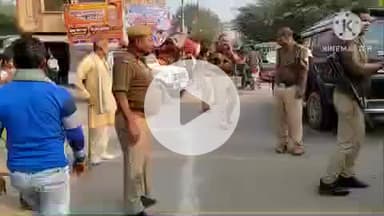 हमीरपुर: बड़ी देवी मंदिर से निकली कलश यात्रा, पुलिस बल भी चलता रहा साथ