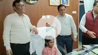 बहराइच: CMO कार्यालय पहुंची उच्च माध्यमिक विद्यालय नानपारा की कक्षा 3की छात्रा आराध्या, बनाई गई एक दिन की मुख्य चिकित्सा अधिकारी