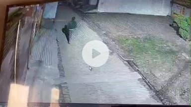 महाराजगंज: सदर कोतवाली क्षेत्र के सक्सेना नगर में बुलेट बाइक चोरी, वारदात सीसीटीवी में कैद, मुकदमा दर्ज