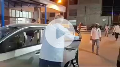 बाड़मेर: बाड़मेर में कवास के पास बस और बाइक के बीच हुई टक्कर, बाइक सवार गंभीर घायल