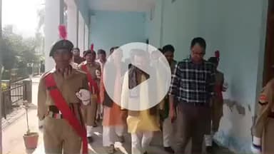 पट्टी: पीजी कॉलेज पट्टी में जिला स्तरीय पदयात्रा को पूर्व कैबिनेट मंत्री ने दिखाई हरी झंडी