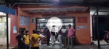 ललितपुर: खेत पर पानी दे रहे किसान की सर्पदंश से बिगड़ी हालत, बिरधा अस्पताल में किया गया भर्ती