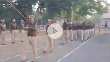 खंडवा नगर: एसपी ने वार्षिक निरीक्षण में ली परेड की सलामी, गाड़ियों के रखरखाव को लेकर दिए निर्देश