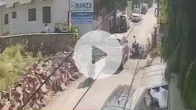 लाडपुरा: बोरखेड़ा में कार और मोटरसाइकिल की टक्कर के बाद कार चालक व पिता के साथ मारपीट, सीसीटीवी फुटेज वायरल