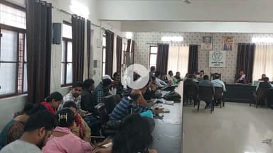 पूरनपुर: तहसील सभागार में एसडीएम की बैठक, बीएलओ को सहयोग करने के दिए निर्देश