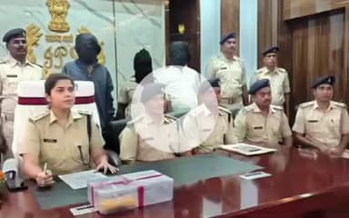 पाकुड़: पाकुड़ में गोलीकांड का पुलिस अधीक्षक ने किया उद्भेदन, पिस्टल ,कारतूस बरामद, 3 आरोपी को भेजा जेल #crime
