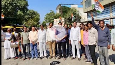 झालरापाटन: अंता उपचुनाव में कांग्रेस प्रत्याशी की जीत पर झालावाड़ में पूर्व सभापति सहित कांग्रेसियों ने आतिशबाजी कर मनाया जश्न