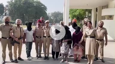 ਫਰੀਦਕੋਟ: ਫਰੀਦਕੋਟ ਪੁਲਿਸ ਨੇ ਬਲੈਕਮੇਲਰ ਗਿਰੋਹ ਦਾ ਕੀਤਾ ਪਰਦਾਫਾਸ਼ ਤਿੰਨ ਮਹਿਲਾਵਾਂ ਸਮੇਤ ਛੇ ਕਾਬੂ, 8 ਲੱਖ ਦੀ ਨਗਦੀ ਬਰਾਮਦ।